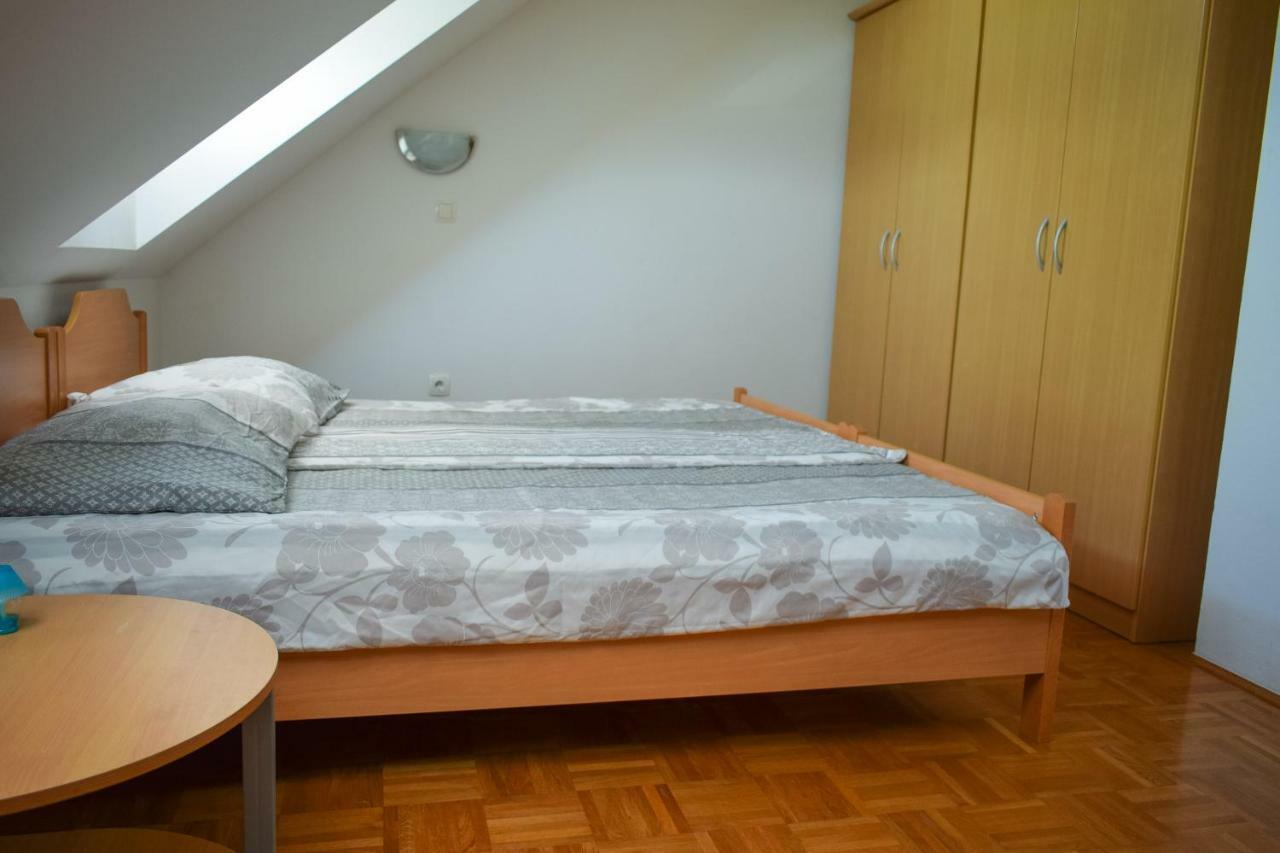 Farm Stay Zevnik เบรชิตเซ ภายนอก รูปภาพ